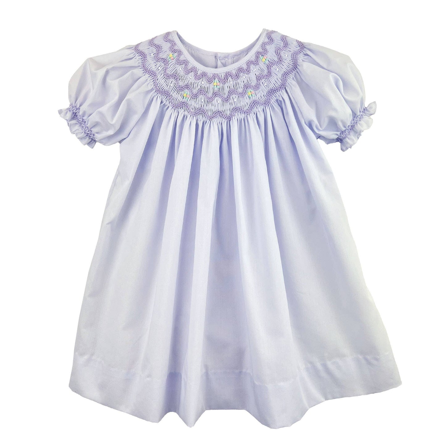 Daygown with Wave Smocking: White / Newborn