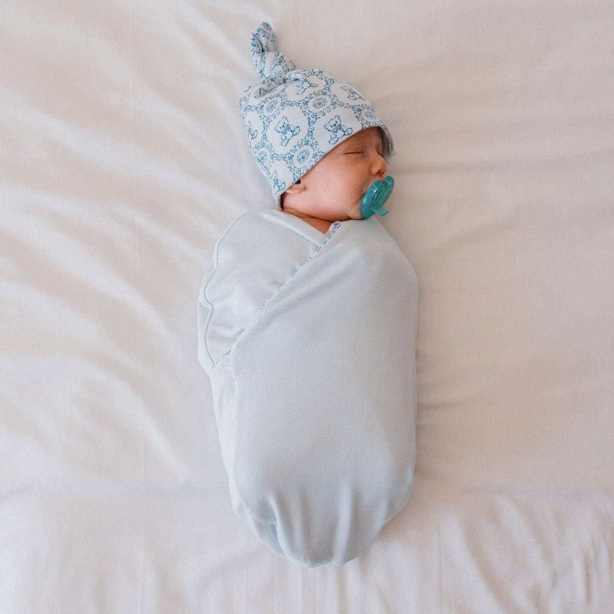 COCOON SWADDLE: Bon Voyage / Small with knotty beanie