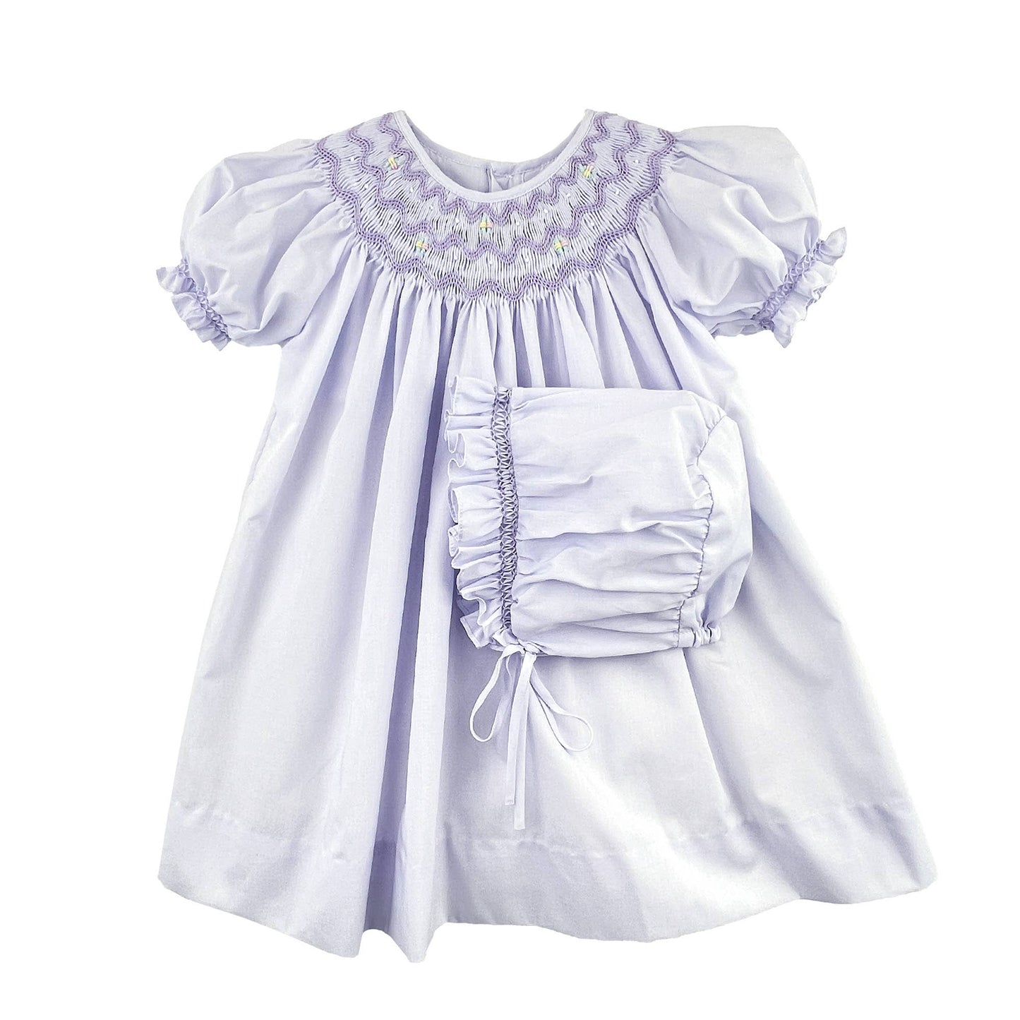 Daygown with Wave Smocking: White / Newborn