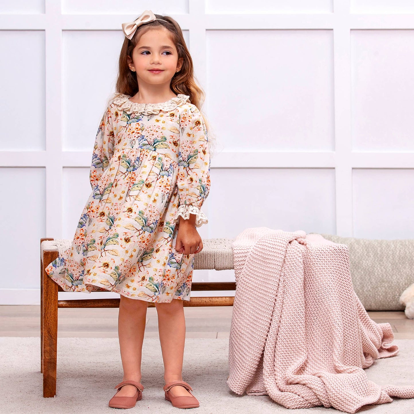 Vintage Floral Dress with Lace Collar Ruffles, Linen Blend: