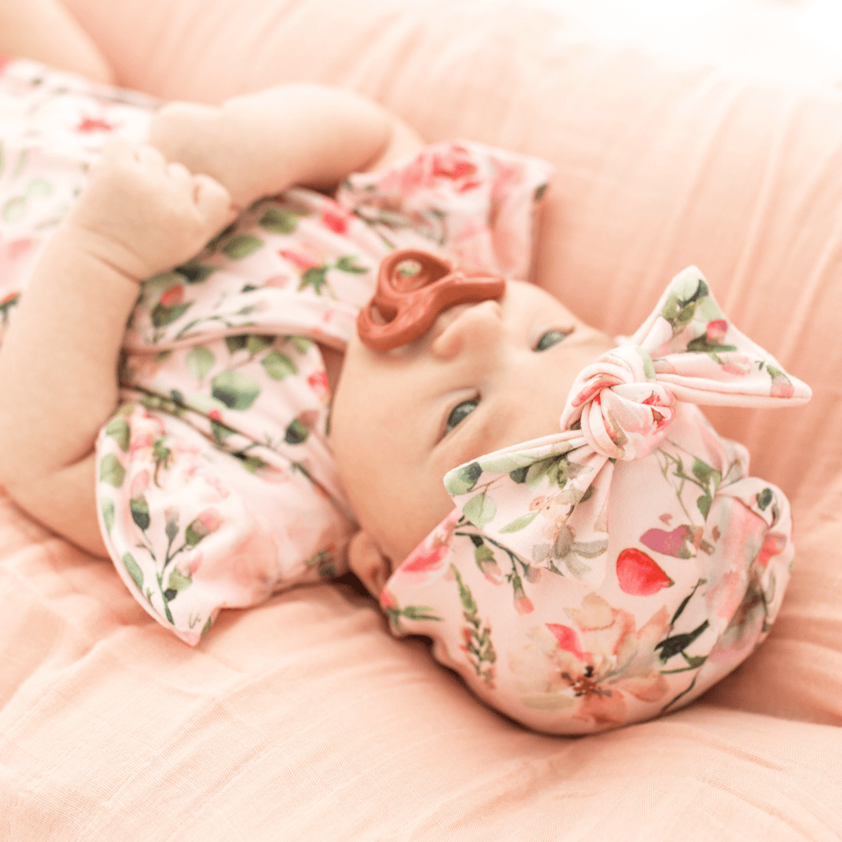 RUCHED BEANIE WITH BOW: Dusty Roses / 0-6m