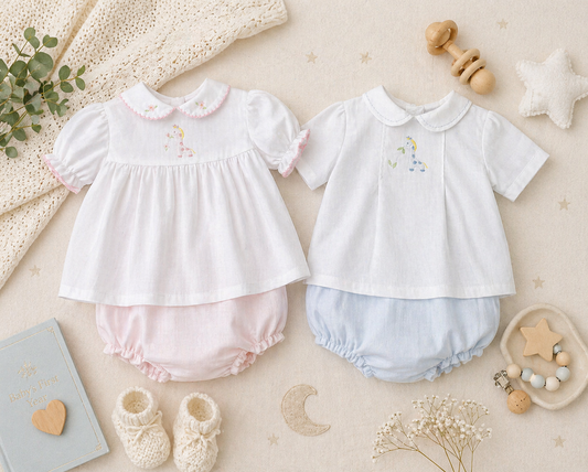 Embroidered Giraffe Diaper Set