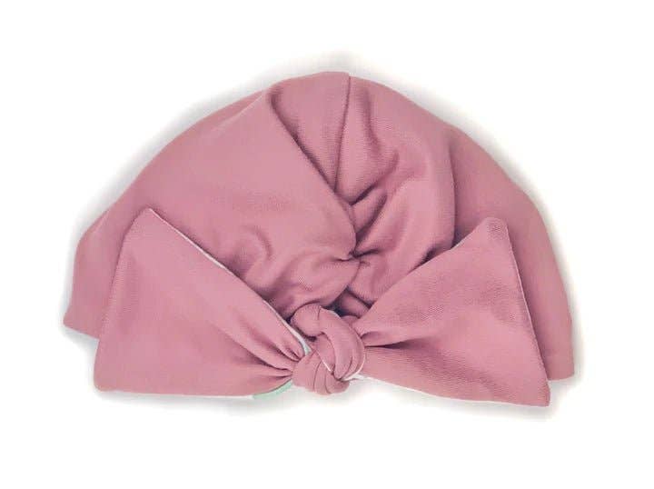 RUCHED BEANIE WITH BOW: Dusty Roses / 0-6m