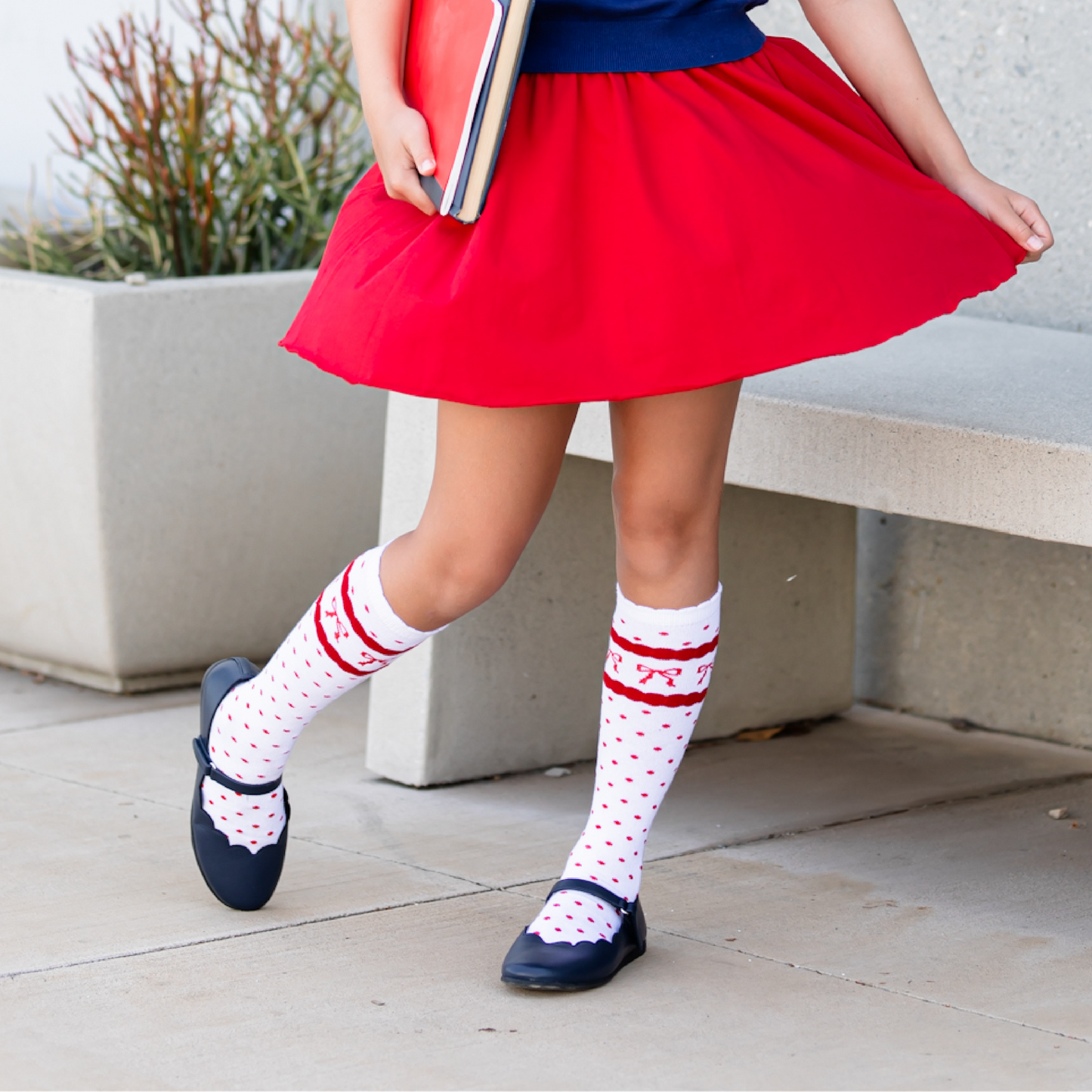 Red Bow Scalloped Knee Socks: 4-6 YEARS